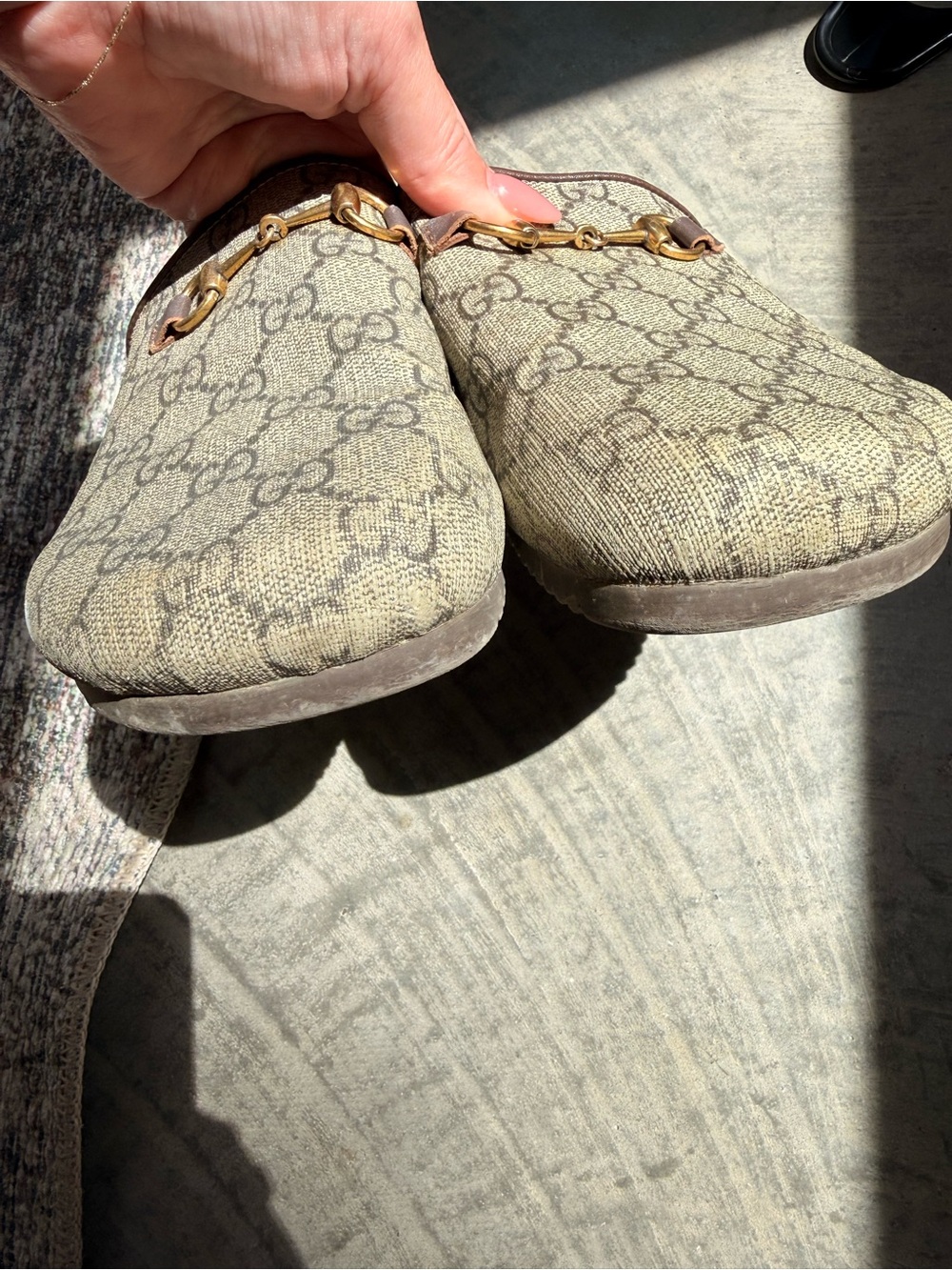Gucci Beige GG Canvas Horsebit Slides with Brown Trim - Picture 2 of 6